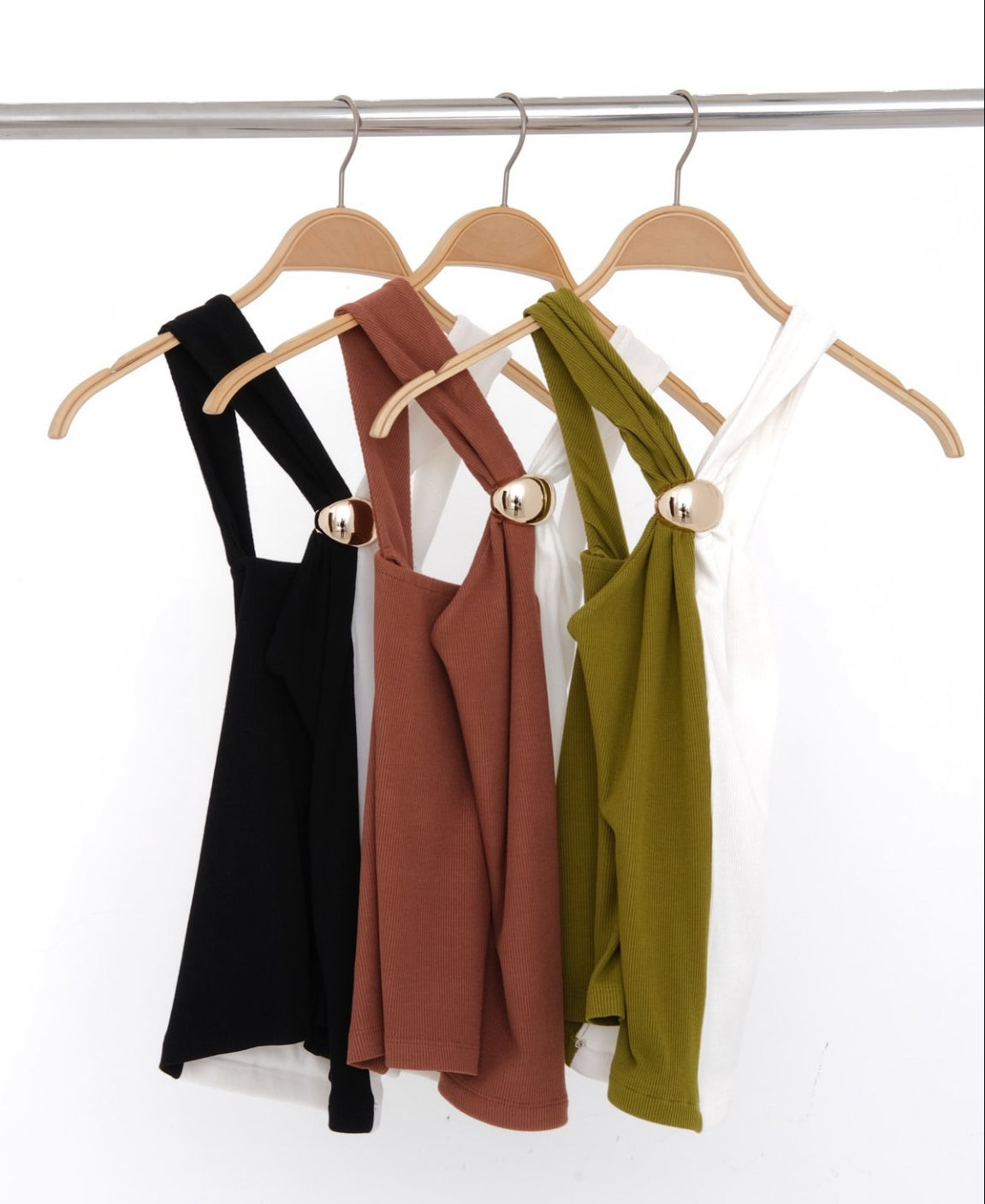 Blusa bicolor com fivela