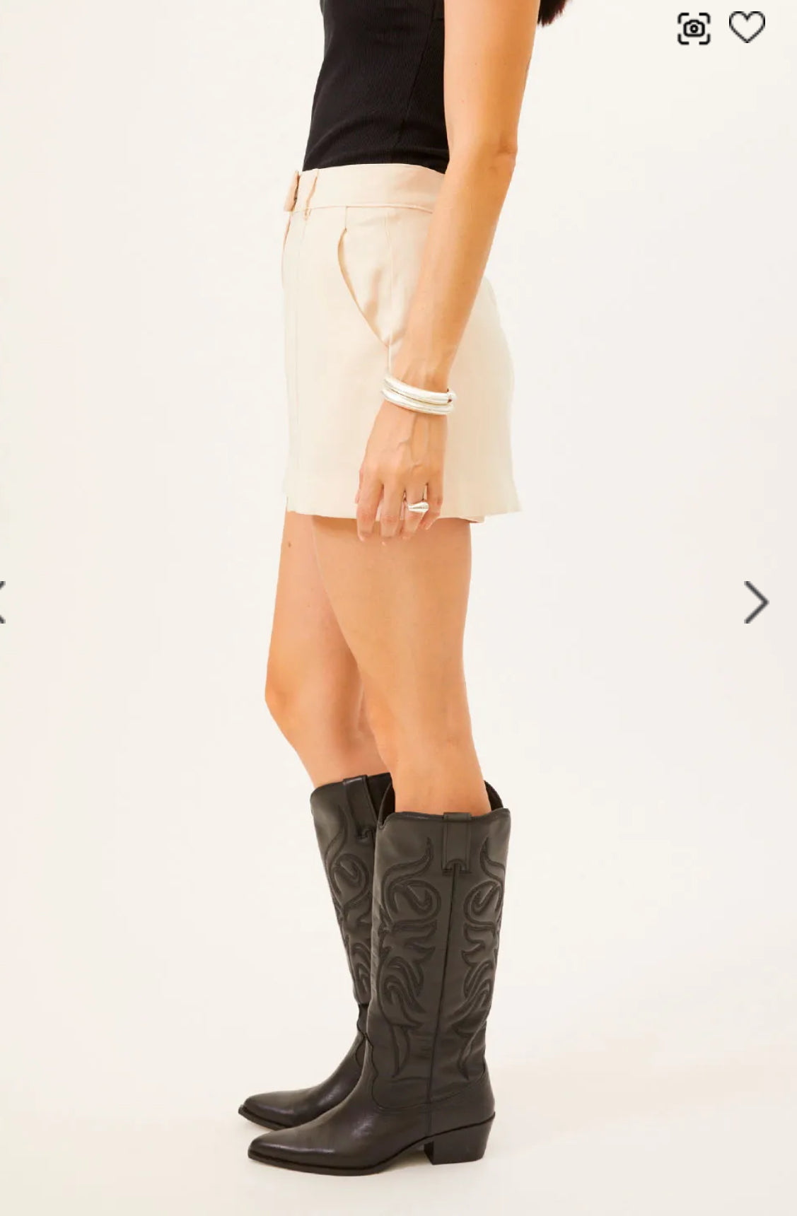 Short saia