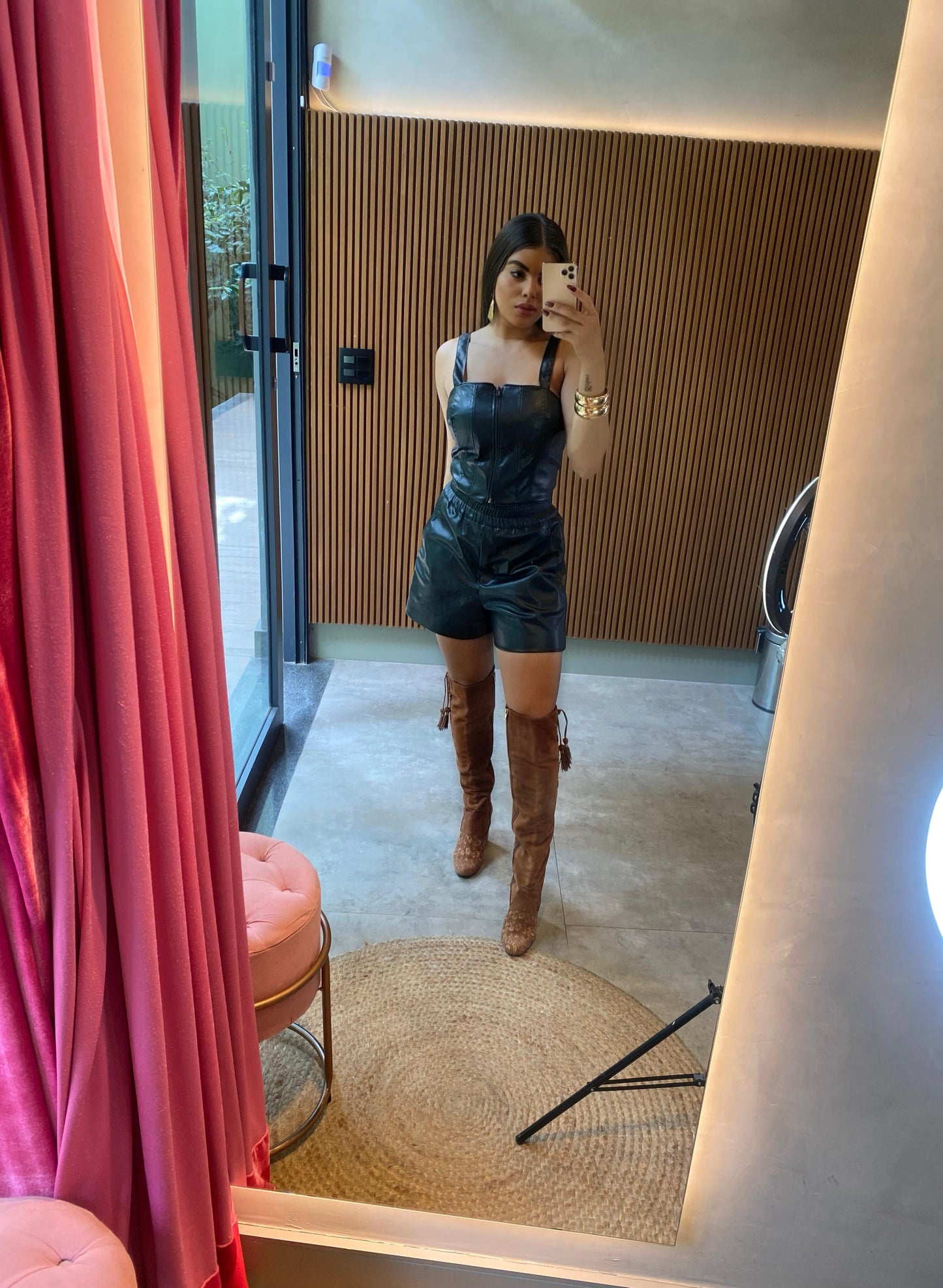 Top cropped em couro eco HIT