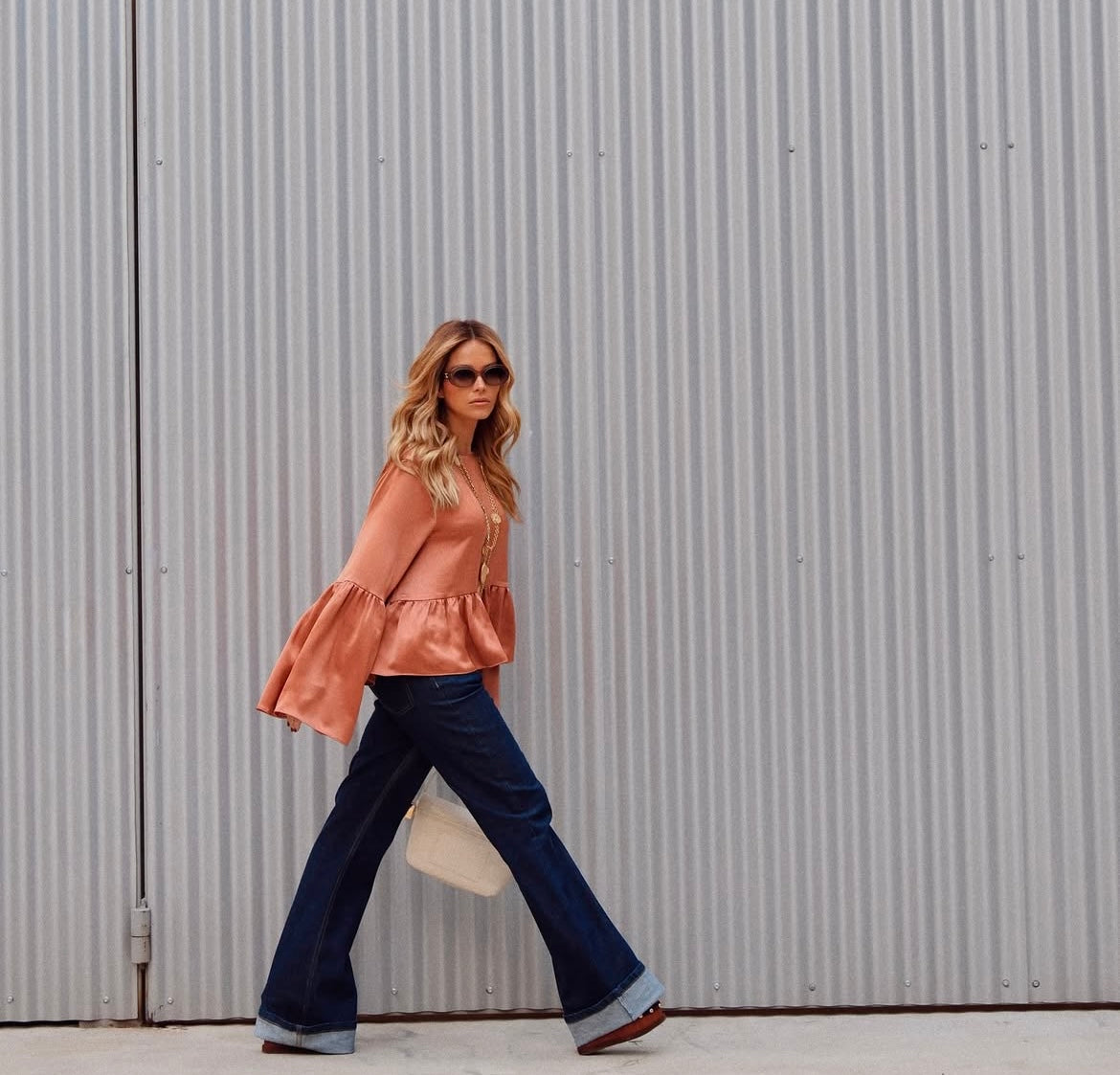 Blusa cetim babado