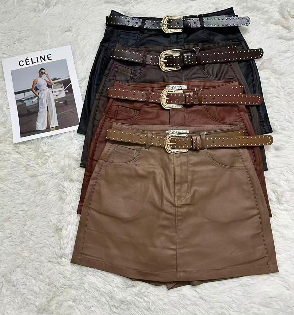 Short saia couro