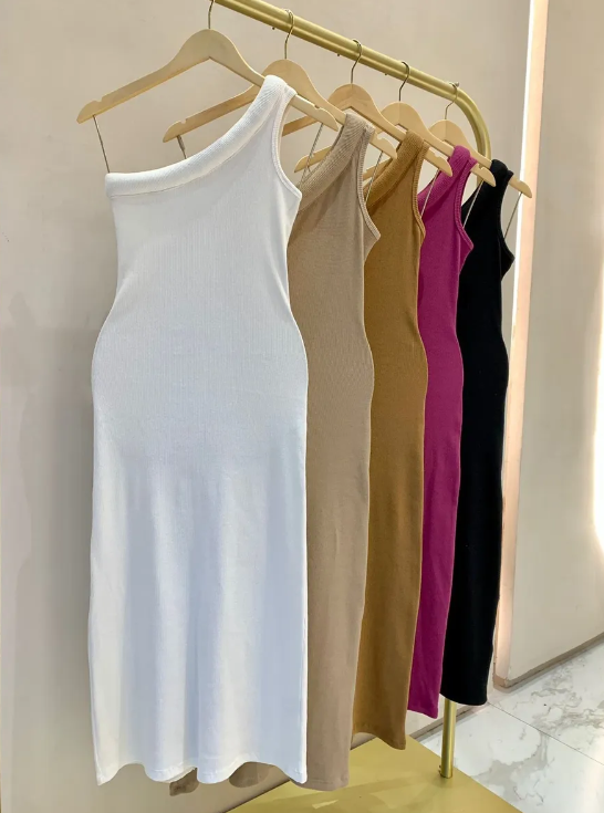 Vestido longo canelado ombro só muscle tee