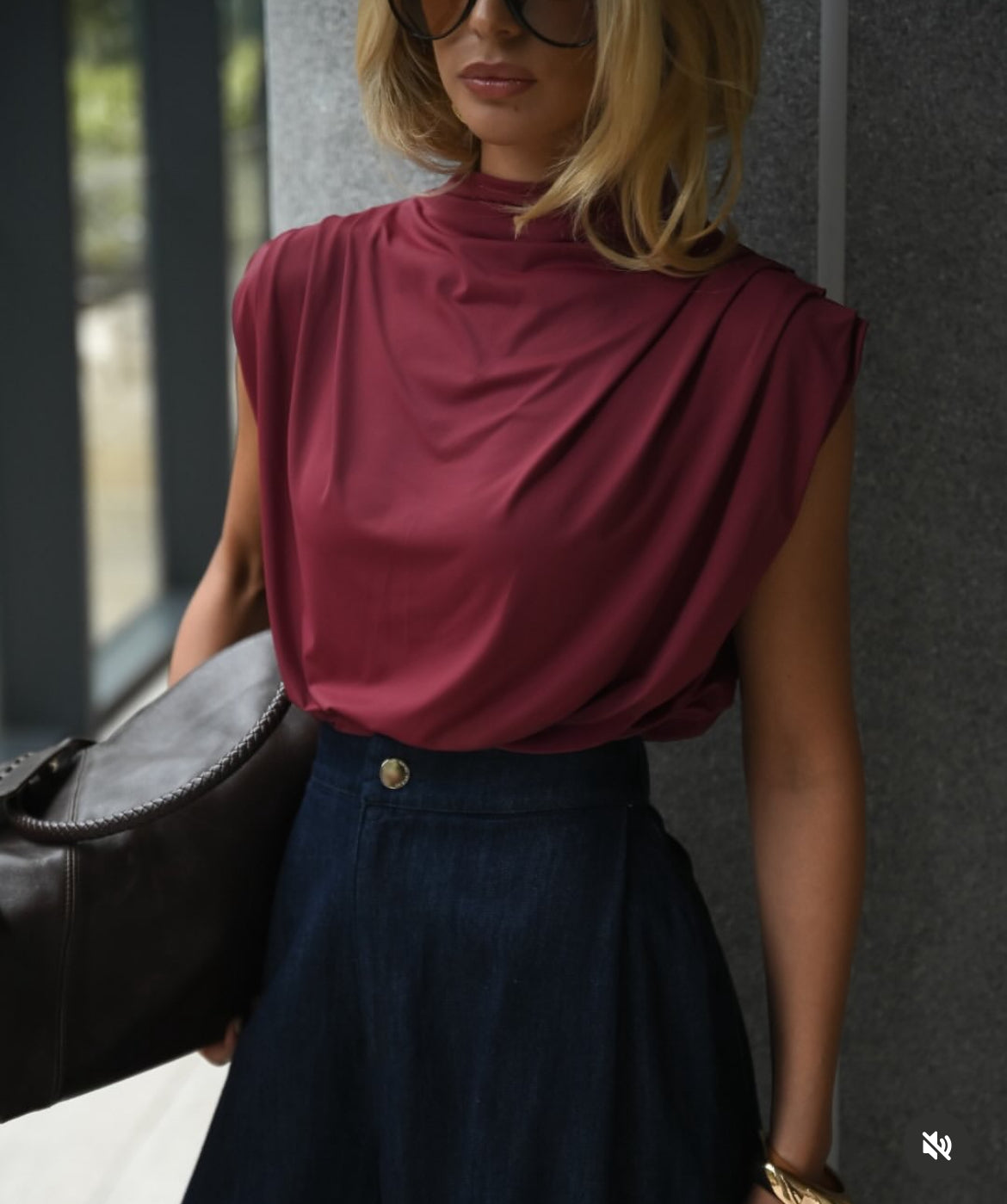 Blusa gola alta drapeada