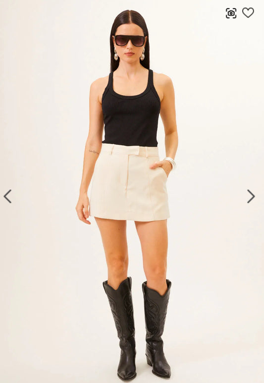 Short saia