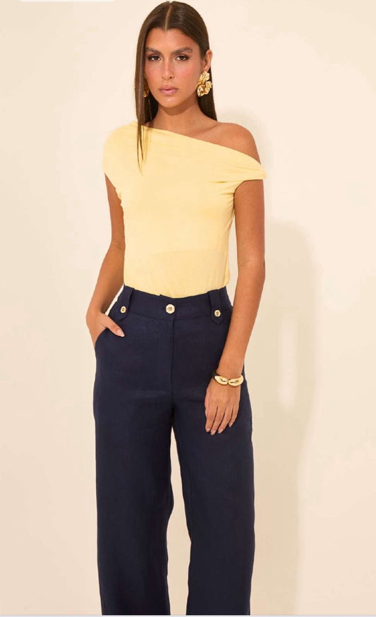 Blusa decote assimétrico