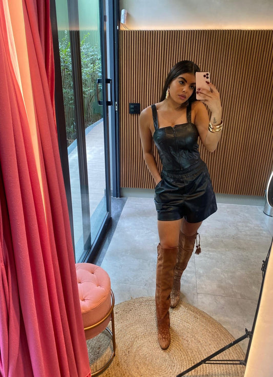 Top cropped em couro eco HIT