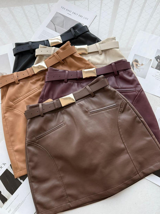 Short saia couro eco
