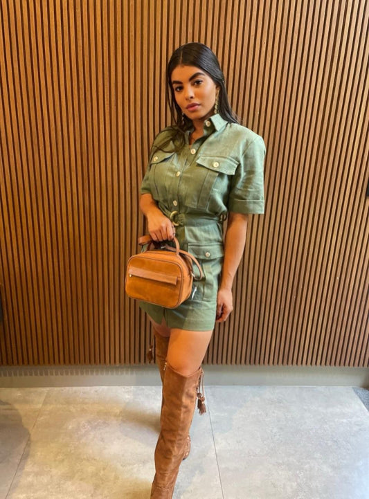 Vestido curto em linho