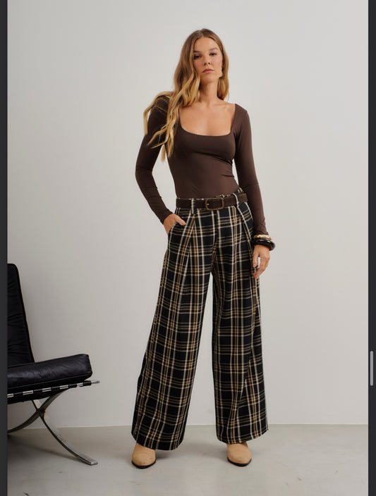 Body decote quadrado