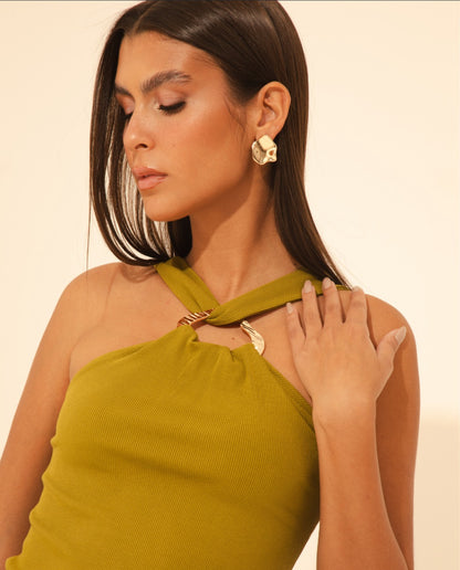 Blusa canelada assimétrica fivela