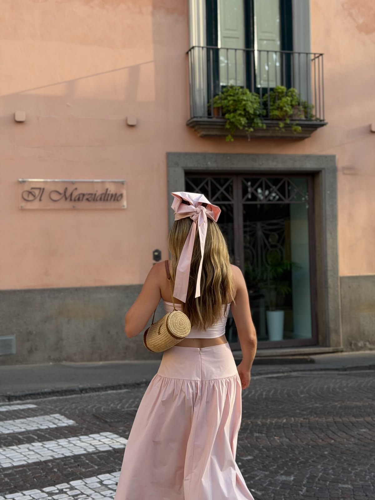 Saia com lenço